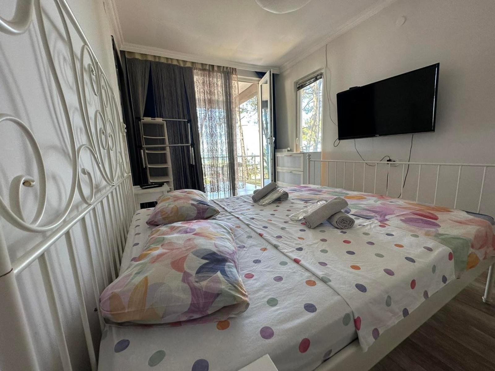Mana-Mana Hotell Grigoleti Exteriör bild